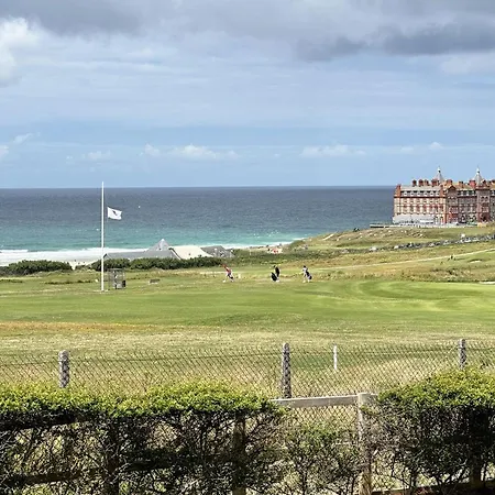 Surf's Up! Holiday home *